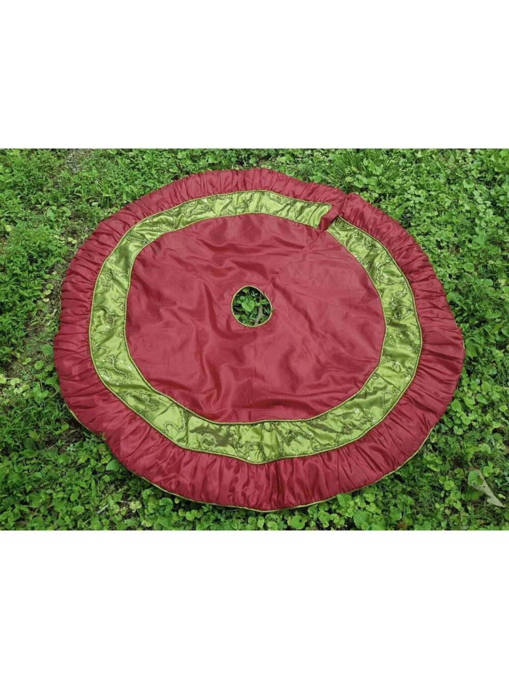 Sequined Pleated Christmas Tree Skirt Fuzzy Rope Holiday Stratford Home Nylon